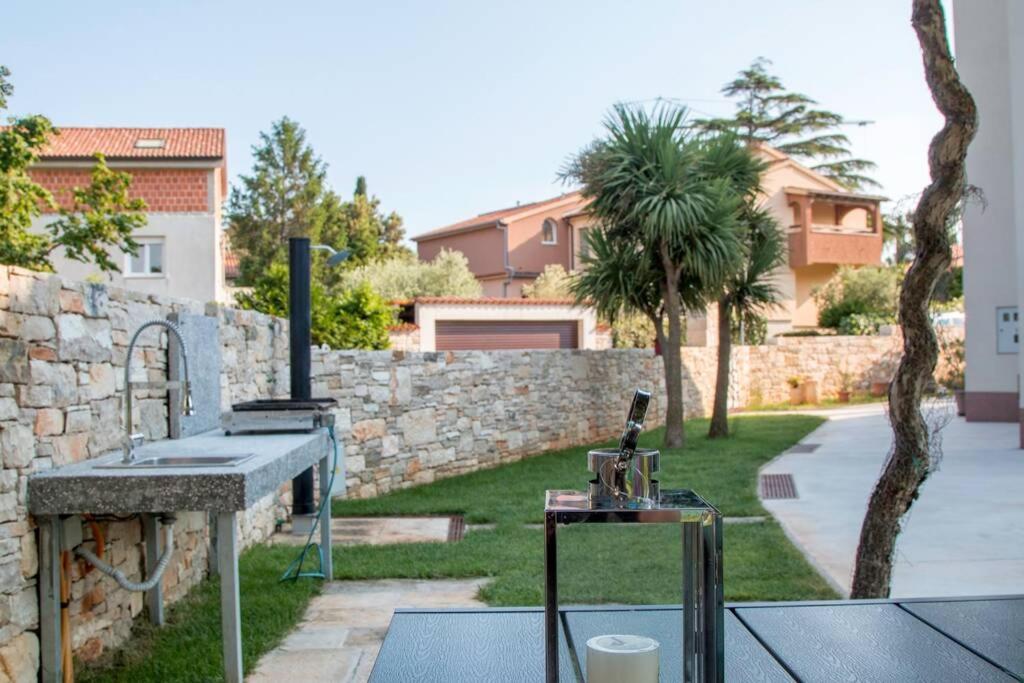 Apartmán Predivan Novouredeni U Blizini Mora Banjole