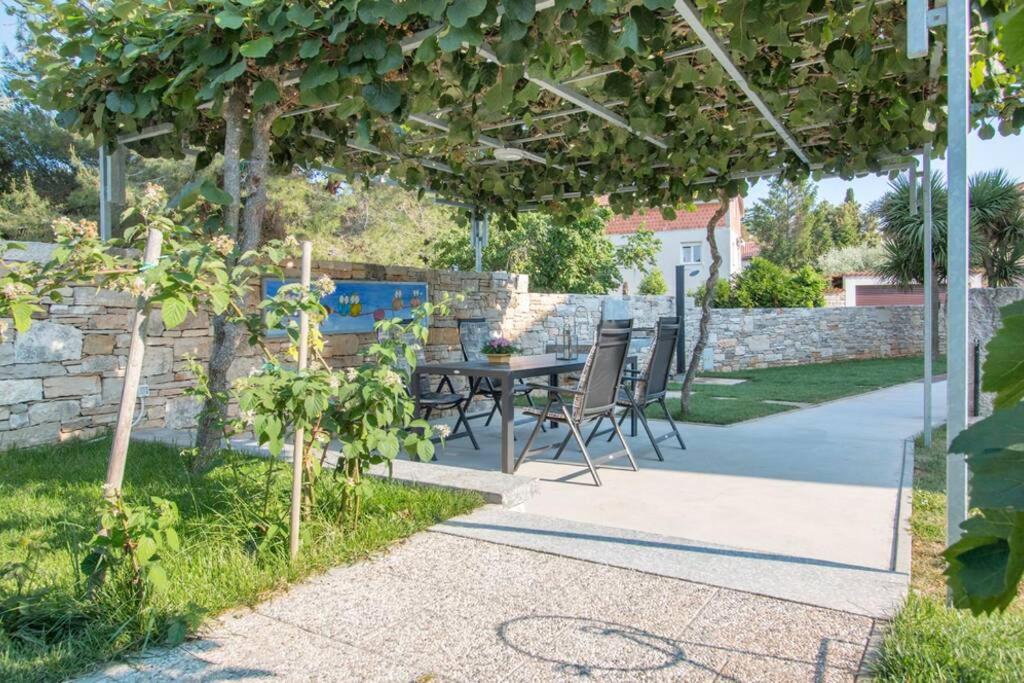 Apartmán Predivan Novouredeni U Blizini Mora