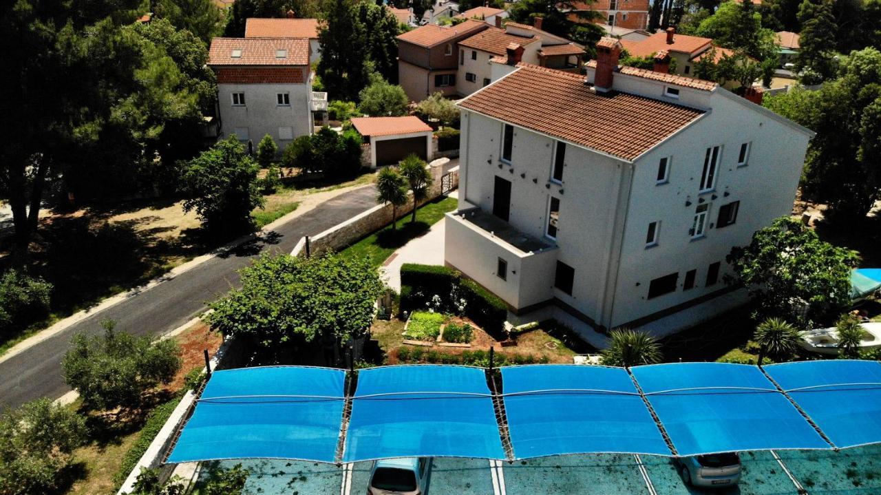 Predivan Novouredeni U Blizini Mora *