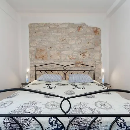 Predivan Novouredeni Apartman U Blizini Mora Banjole Exterior photo