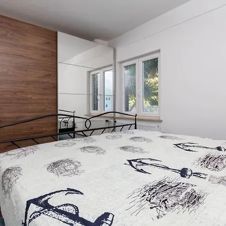 Predivan Novouredeni Apartman U Blizini Mora Banjole Exterior photo