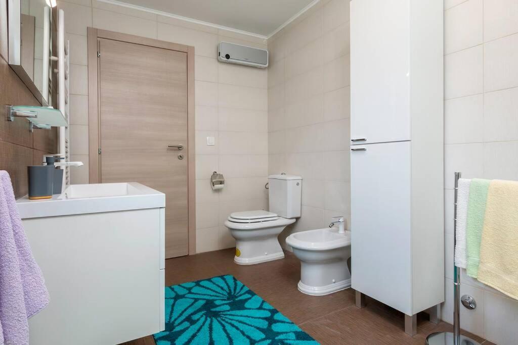 Predivan Novouredeni U Blizini Mora Apartment