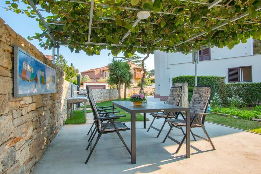 Predivan Novouredeni U Blizini Mora Apartment Banjole